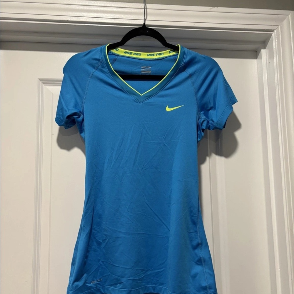 Nike Pro Purple Short Sleeve V-neck Women's Activewear Top Size S